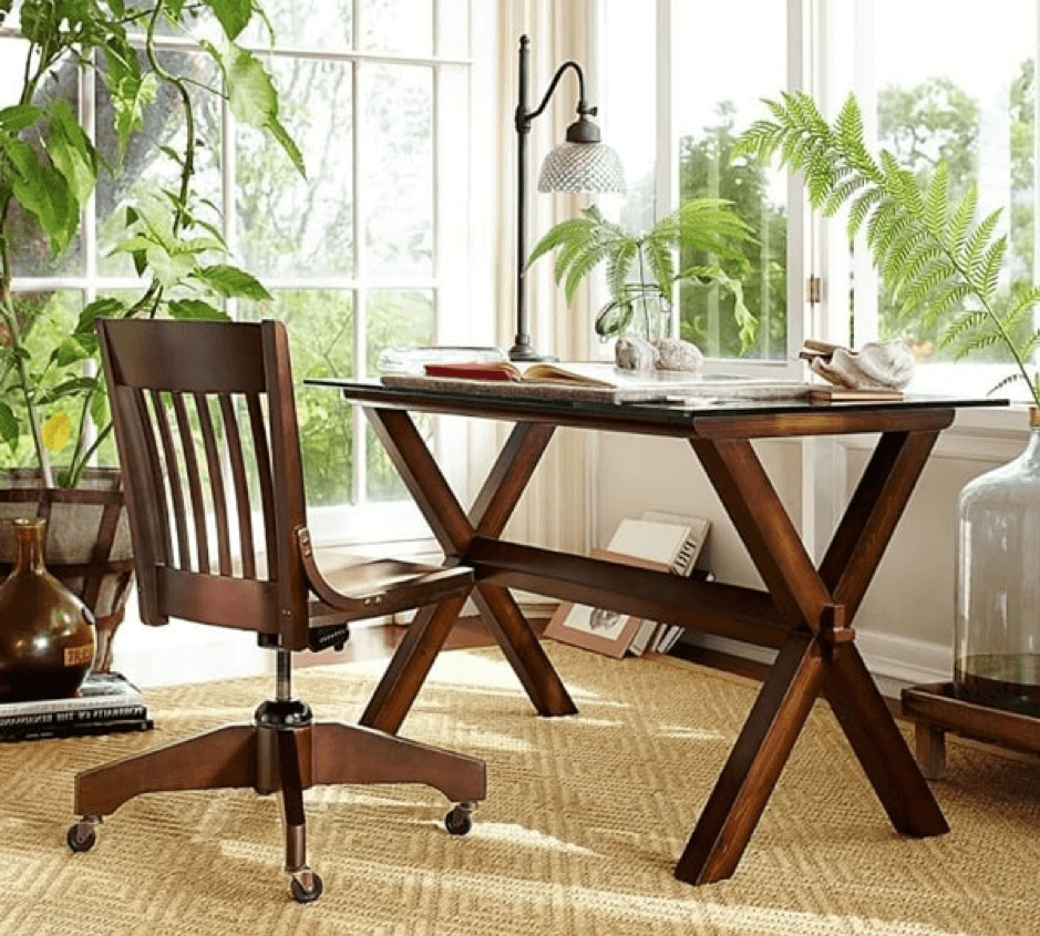 Người mệnh Thủy nên chọn loại bàn được làm bằng kim loại hoặc gỗ