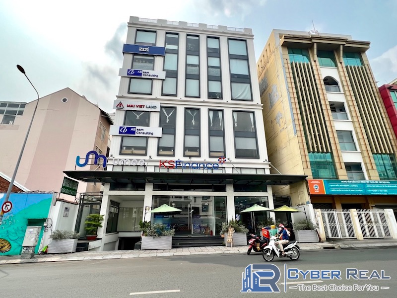 Queen Building