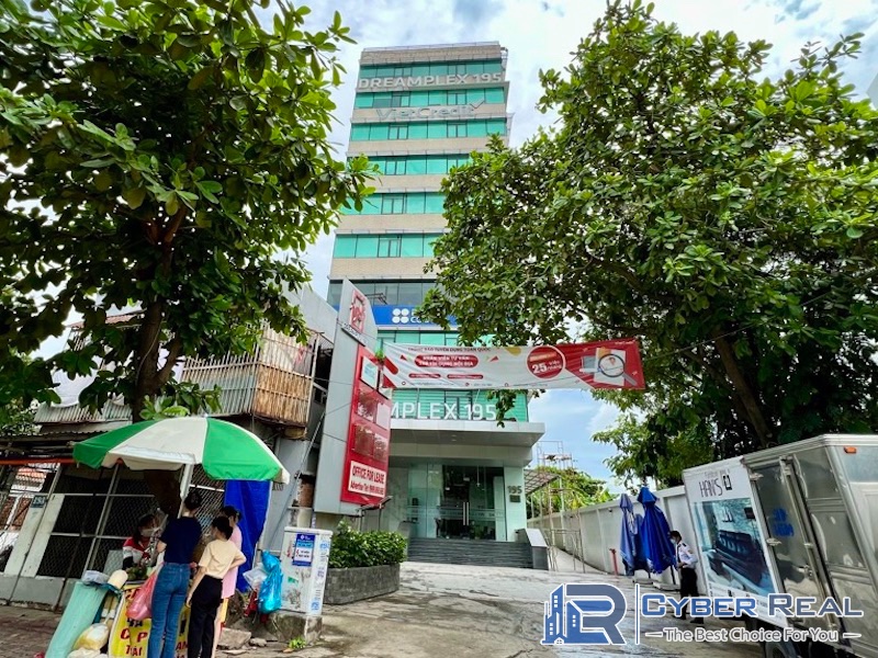 DreamPlex 195 Building