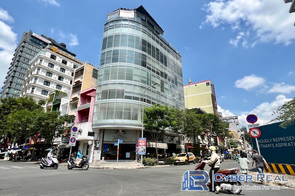 82 Lê Thị Hồng Gấm
